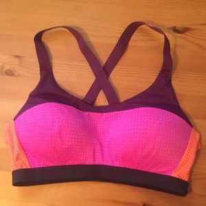 ⚡️SALE⚡️Victoria Secrets  Sports Bra -